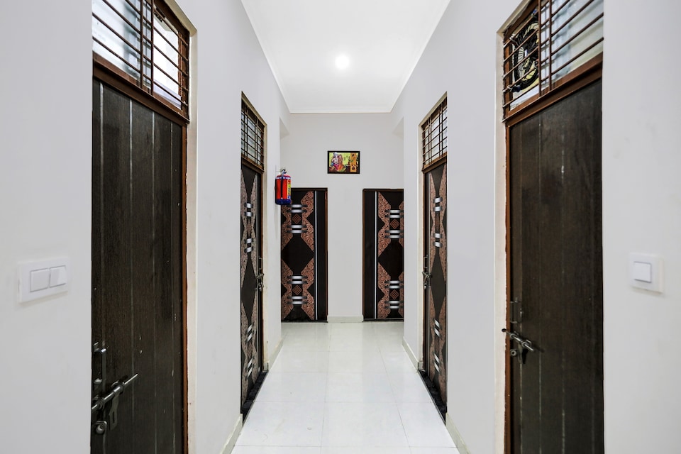 Hotel O Prayag Darshan Inn, Rambagh Allahabad, Prayagraj