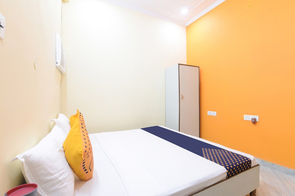 SPOT ON ALD224 Mahadeva Homes Guest House, Railway Station Allahabad, Prayagraj