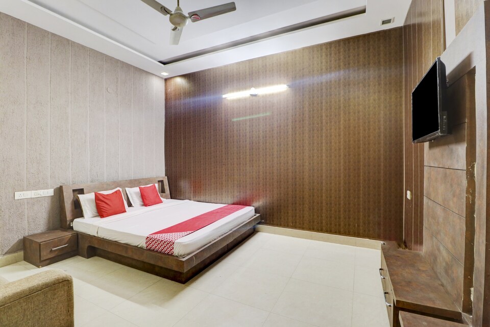 OYO 77889 Hotel Viva City, Sirsa, Sirsa