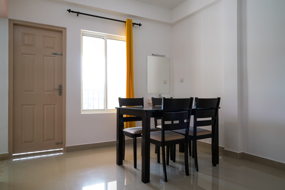 OYO 77904 Majestic Mansion, Kakkanad Kochi, Kochi