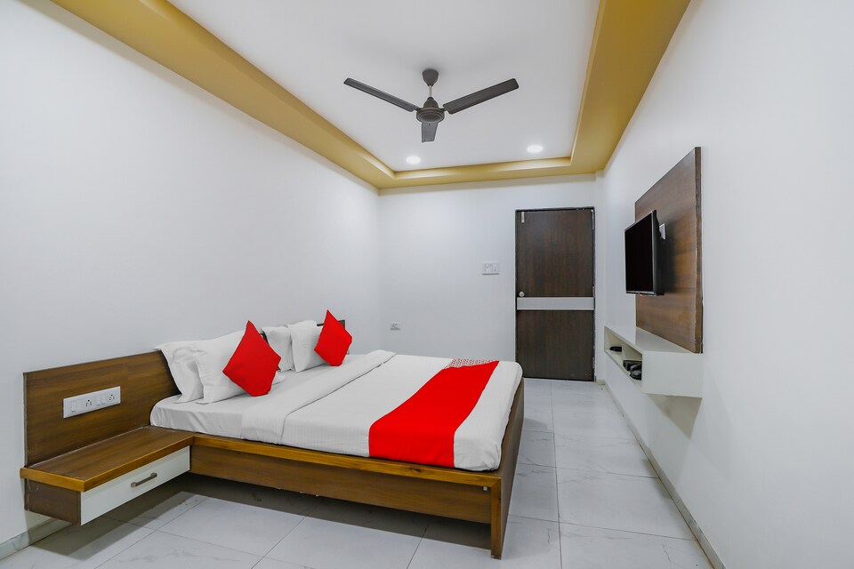 OYO Hotel Devanshi, Mehsana, Mehsana