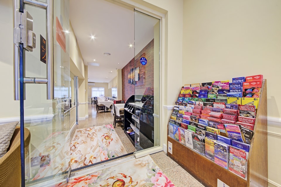 OYO Bostons Manor Hotel, Hanwell London, W7, Hanwell