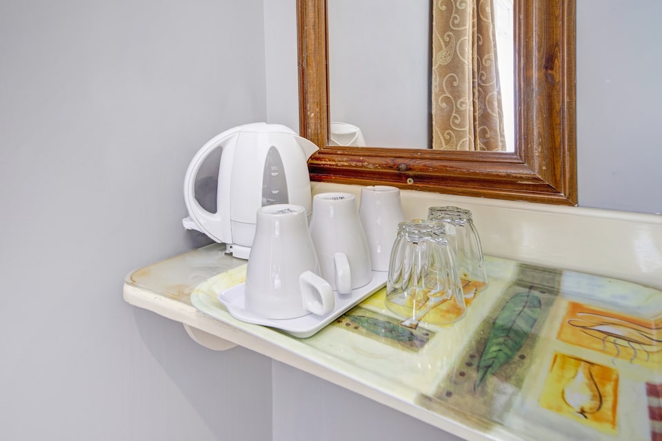 OYO Bostons Manor Hotel, Hanwell London, W7, Hanwell
