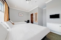 OYO Bostons Manor Hotel, Hanwell London