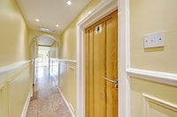 OYO Bostons Manor Hotel, Hanwell London