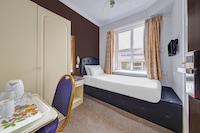 OYO Bostons Manor Hotel, Hanwell London