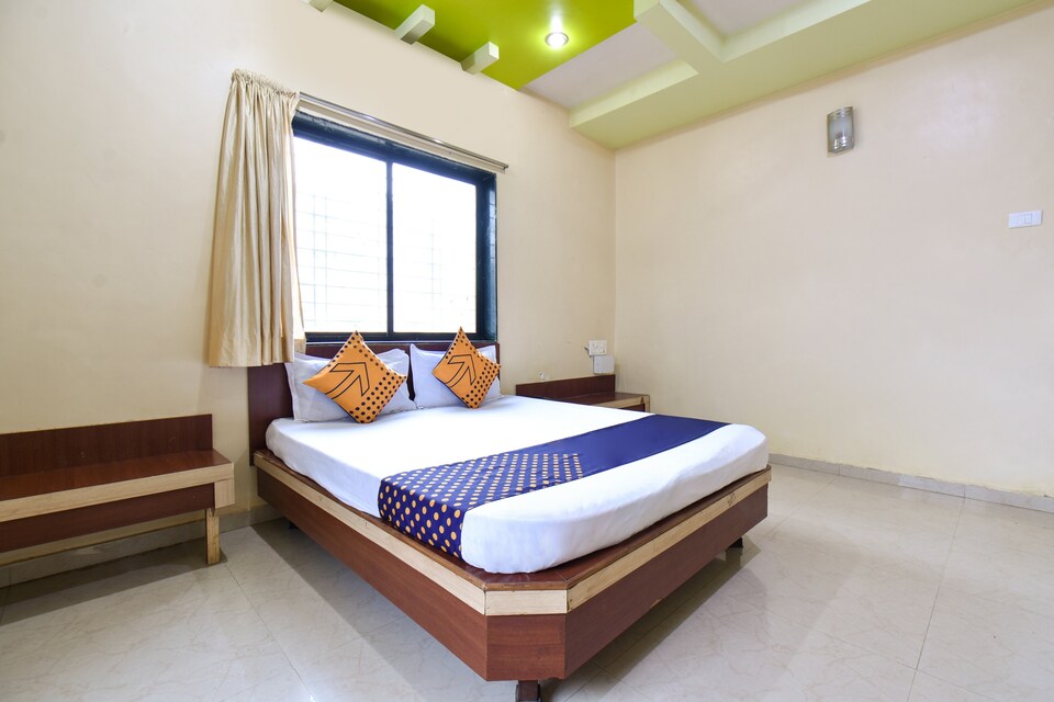 OYO 77941 Hotel Dixit Wada Nivas, Shirdi, Shirdi