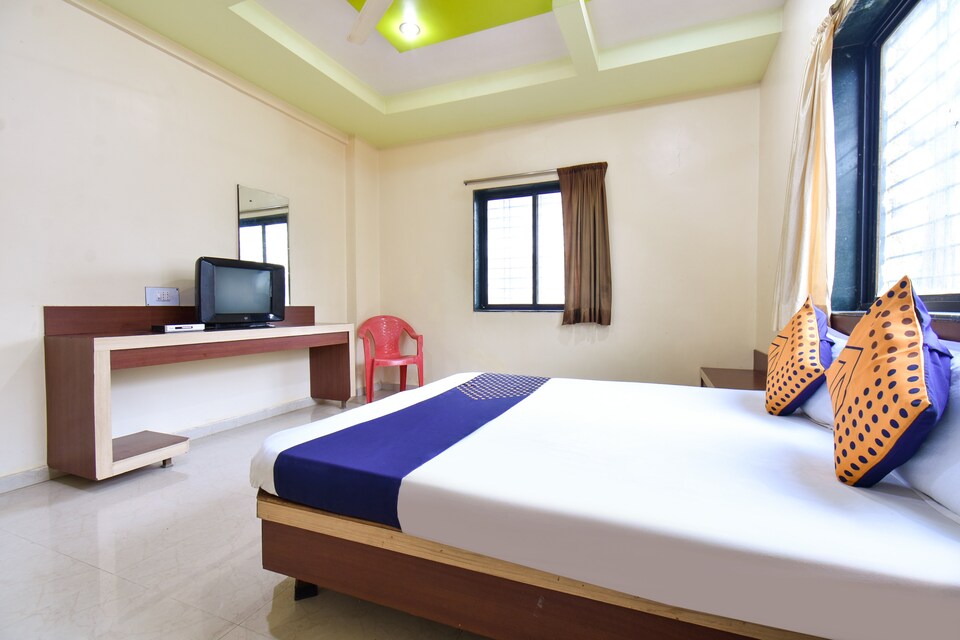 OYO 77941 Hotel Dixit Wada Nivas, Shirdi, Shirdi