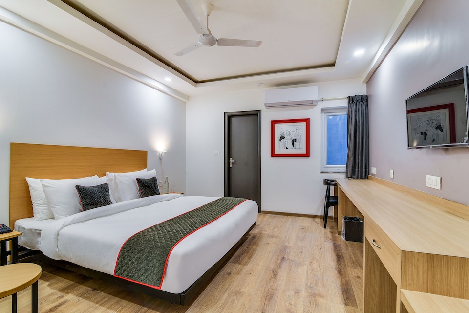 OYO 77957 Townhouse 324 HOTEL ASTRON Rajpur Road, Rajpur Road Dehradun, Dehradun