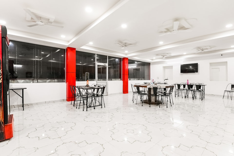 OYO Dhanlaxmi Restaurant & Guest House, Jodhpur South, Jodhpur