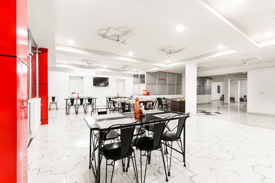 OYO Dhanlaxmi Restaurant & Guest House, Jodhpur South, Jodhpur