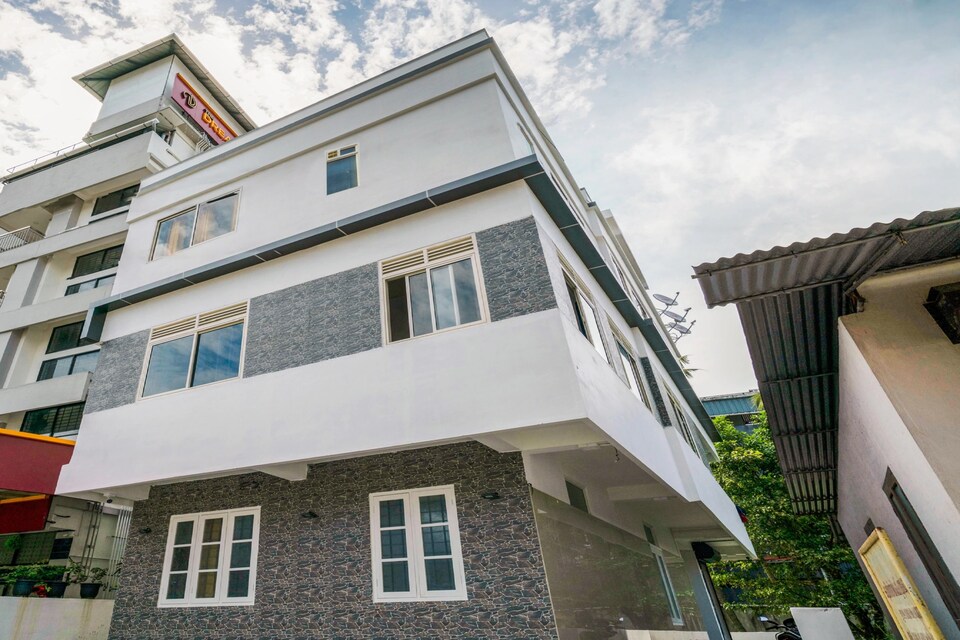 OYO 78035 Elegant 3bhk Toll Apartments, Edapally Kochi, Kochi