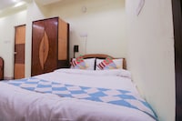 Hotel O Home Cozy Studio Collage Square Hotel Maya International Near St. Thomas's Church
