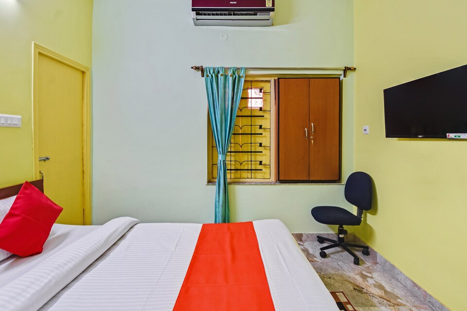 OYO Saga Inn Guest House Near City Centre Salt Lake, Salt Lake Kolkata, Kolkata