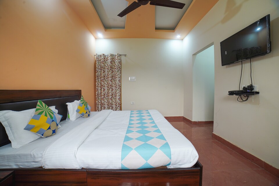 OYO Home 78085 Ratan's Villa, Rispana Pul Dehradun, Dehradun