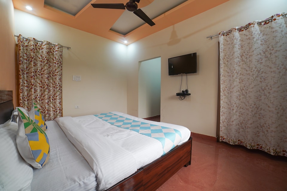 OYO Home 78085 Ratan's Villa, Rispana Pul Dehradun, Dehradun