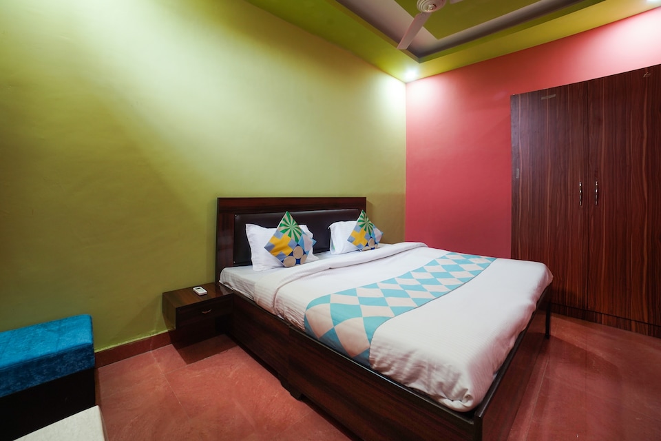 OYO Home 78085 Ratan's Villa, Rispana Pul Dehradun, Dehradun