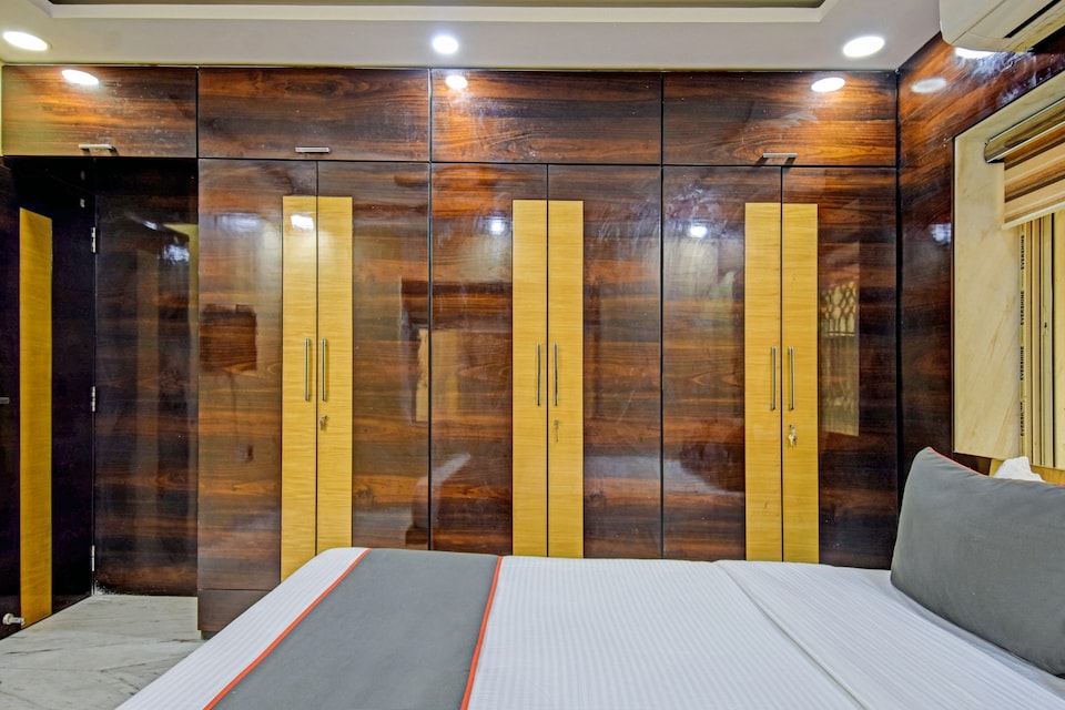 OYO  Flagship Town Inn, Rajarhat Kolkata, Kolkata