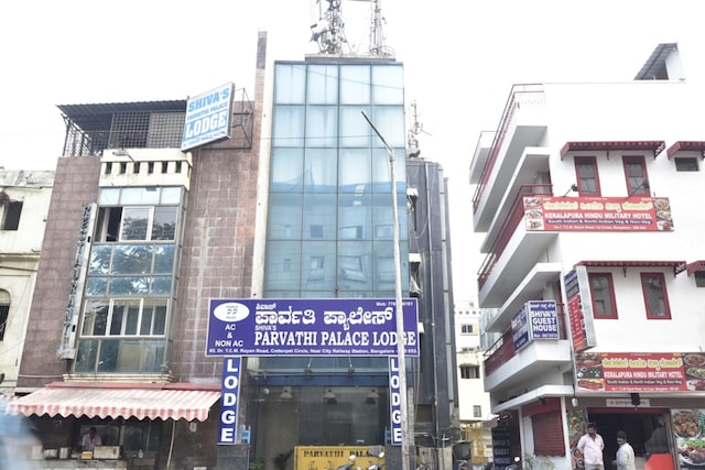 SPOT ON 78132 Parvathi Palace Lodging