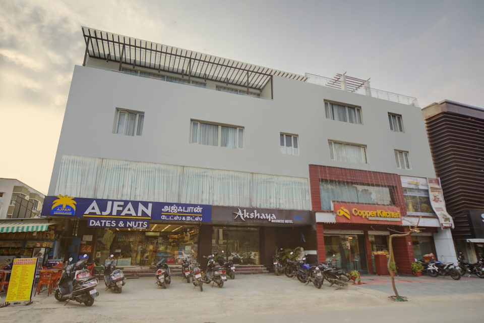 Capital O 78164 Akshaya Business Hotel, Vadapalani Chennai, Chennai