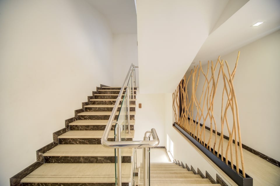 Capital O 78164 Akshaya Business Hotel, Vadapalani Chennai, Chennai