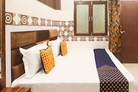 SPOT ON 78167 Hotel Royal Castle