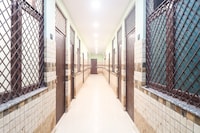 SPOT ON 78167 Hotel Royal Castle