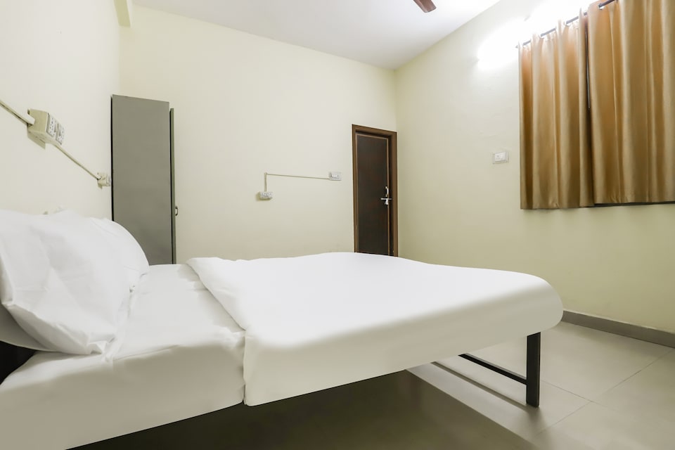 SPOT ON 78169 Lotus Service Apartment, Airport Road Nagpur, Nagpur