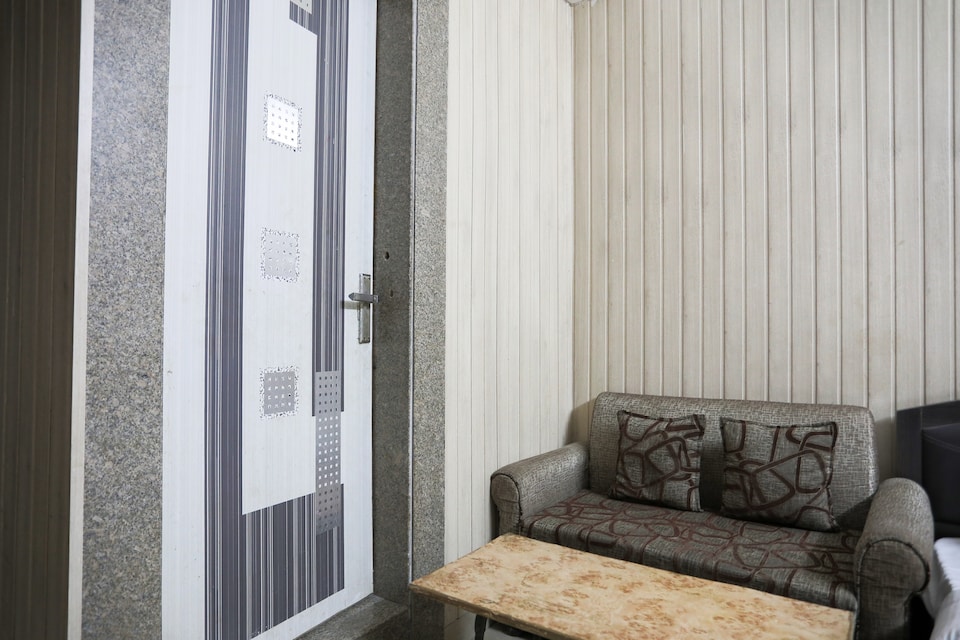 OYO 78193 Shivalik stay, Saket Delhi, Delhi