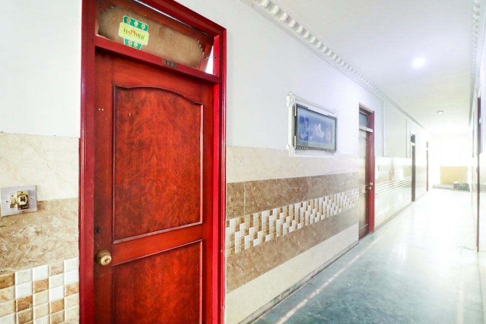 Hotel O Ashirwad Charbagh Bus Station, Charbagh Lucknow, Lucknow