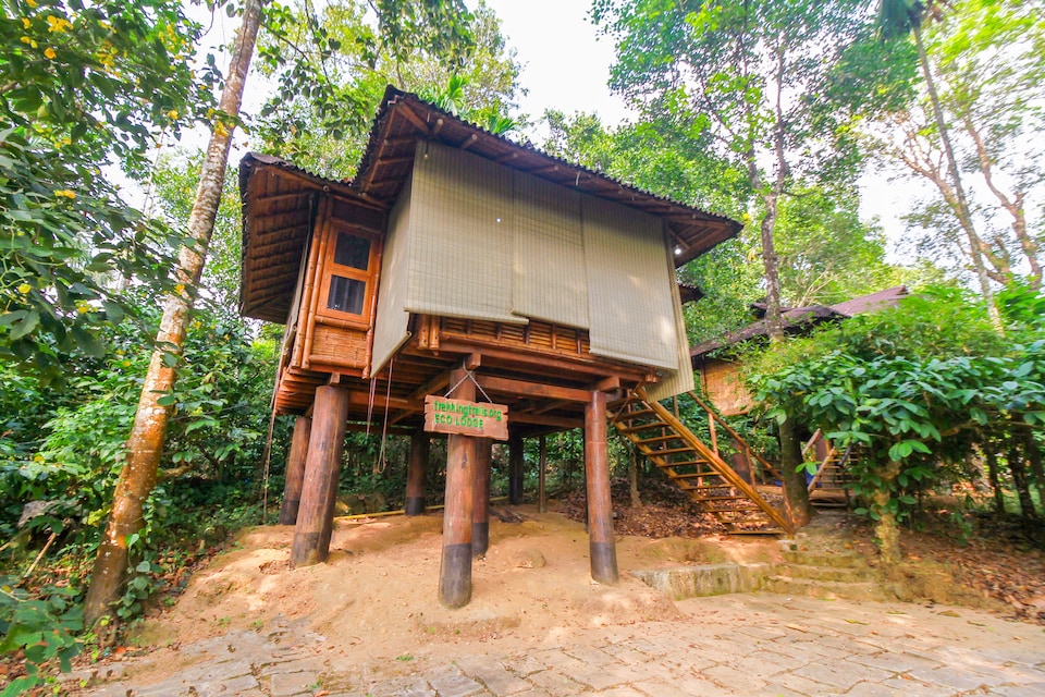 OYO Home 78240 Wood House, Kalpetta, Wayanad