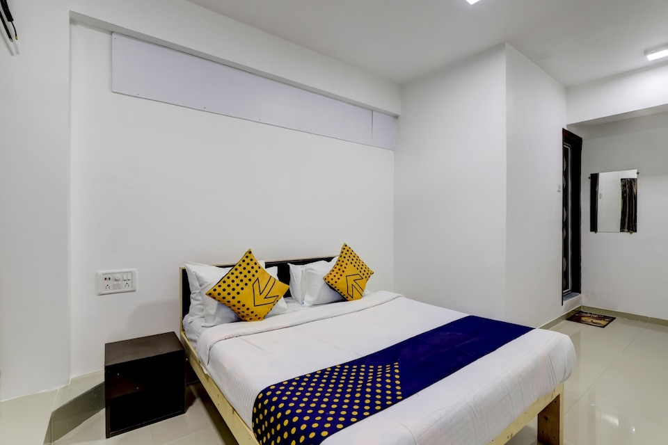 SPOT ON SRT201 Hotel Nexus, Parvat Patiya, Surat