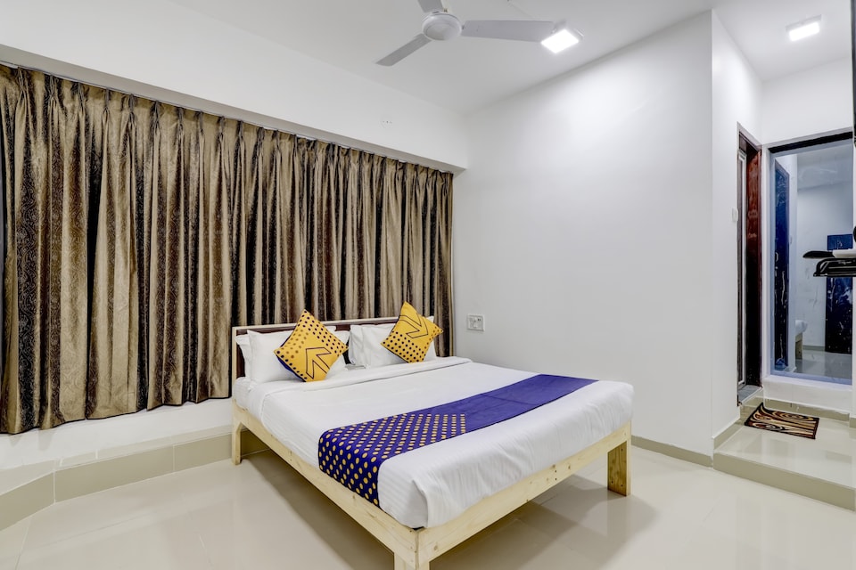 SPOT ON SRT201 Hotel Nexus, Parvat Patiya, Surat