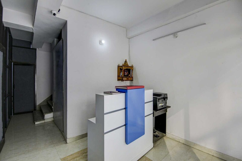 OYO 78275 Zohid Star Residency, Rajouri Garden Delhi, Delhi