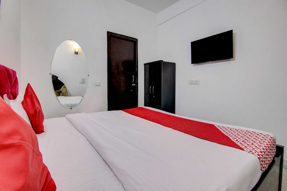 OYO 78275 Zohid Star Residency, Rajouri Garden Delhi, Delhi
