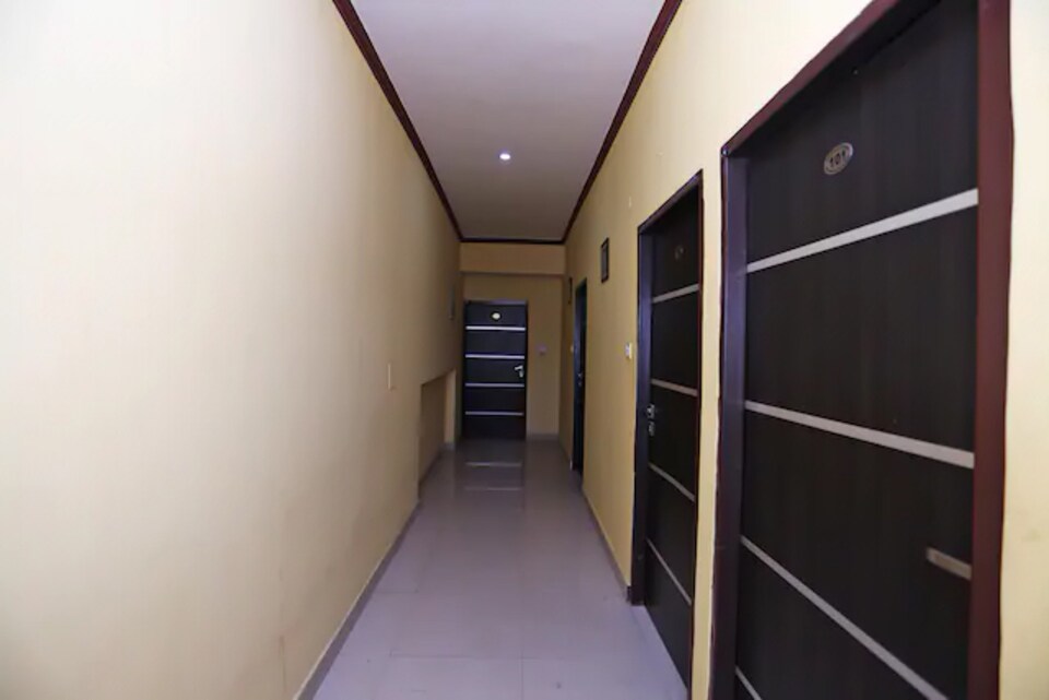 OYO 78293 Raj Palace, Noida City, Noida