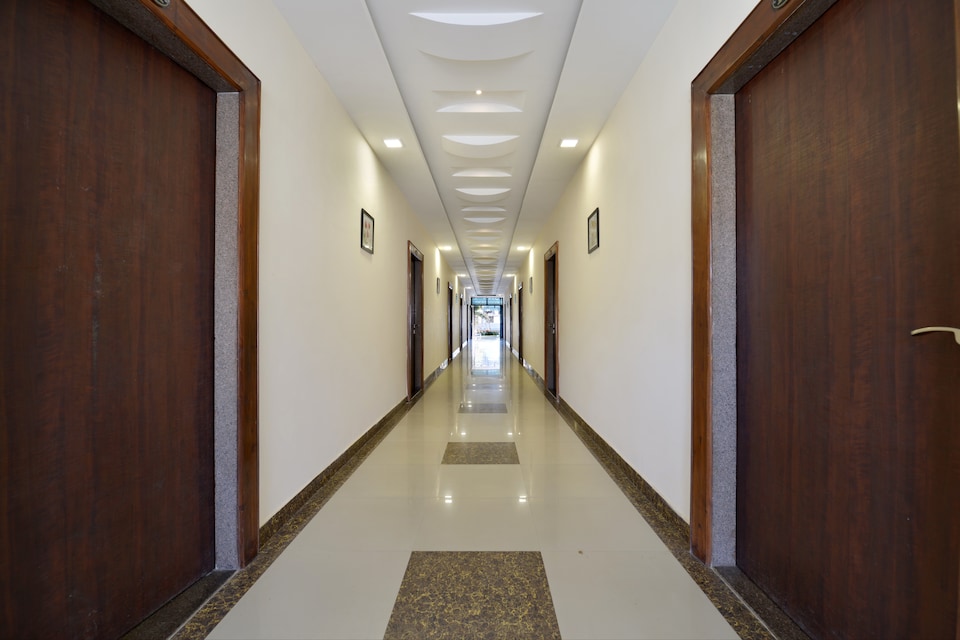 OYO Hotel Kaka Inn, Mount Abu, Mount-Abu