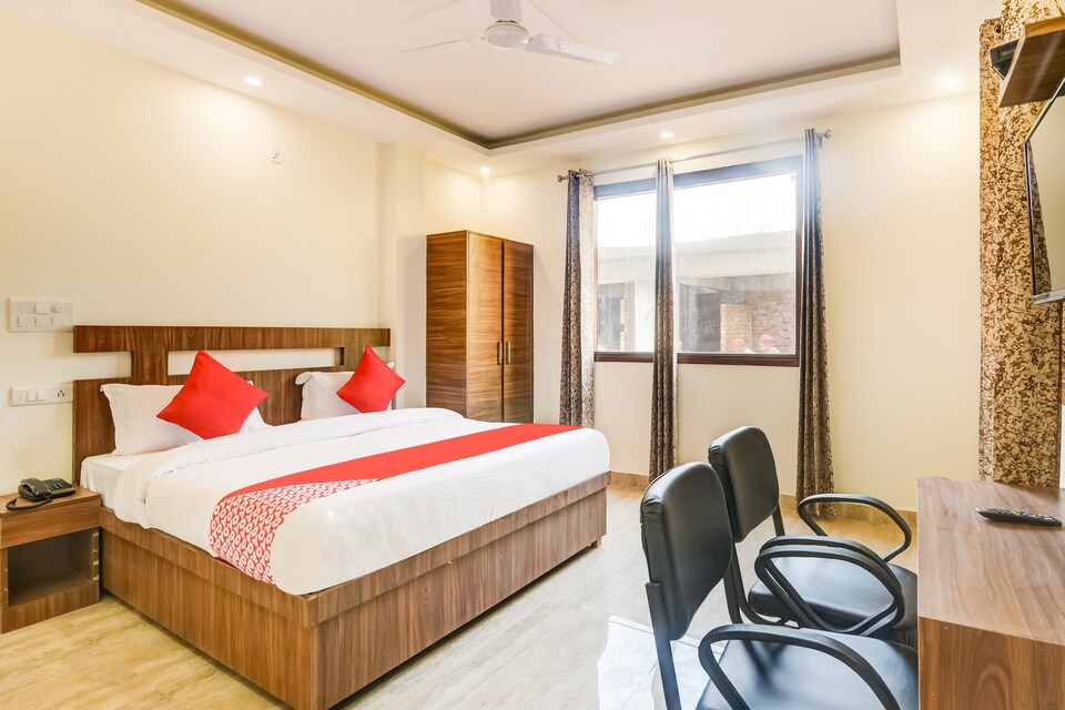 OYO 78336 Galaxy Palace, Dwarka Delhi, Delhi