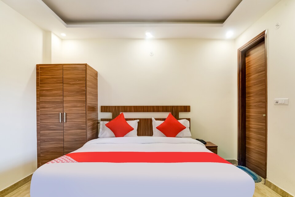 OYO 78336 Galaxy Palace, Dwarka Delhi, Delhi