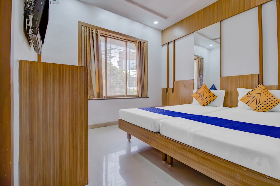 SPOT ON 78381 Hotel Yadgar, Mumbai Airoli-Vashi, Mumbai