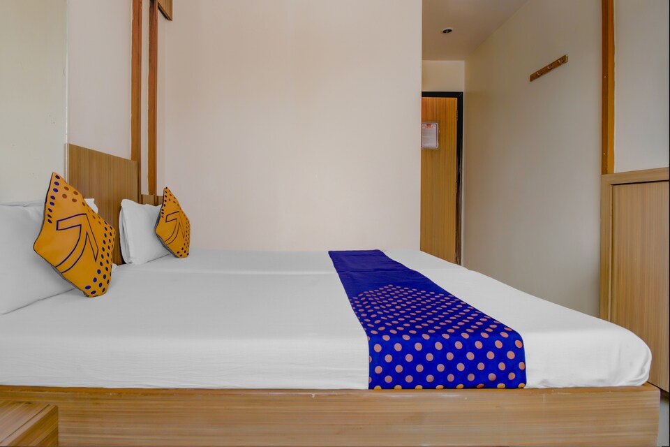 SPOT ON 78381 Hotel Yadgar, Mumbai Airoli-Vashi, Mumbai