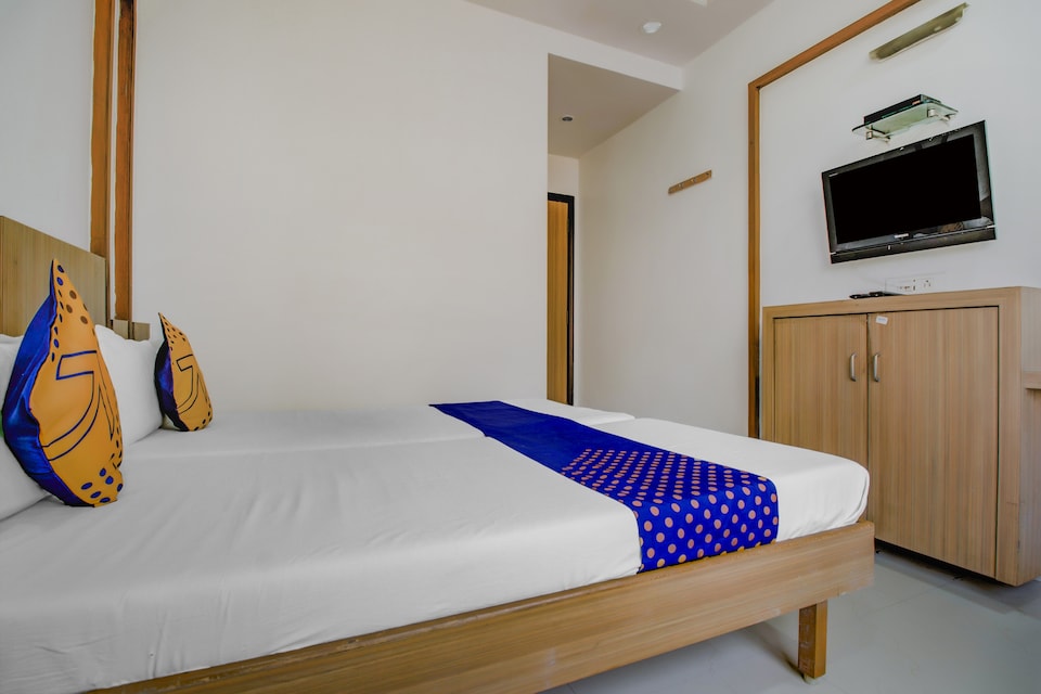 SPOT ON 78381 Hotel Yadgar, Mumbai Airoli-Vashi, Mumbai