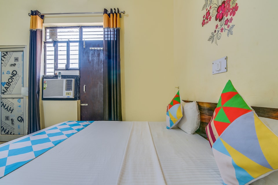 OYO 78416 Sahab Hotel & Homes, Faridabad, Faridabad