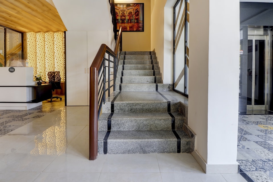 OYO Townhouse 387 Grand Vista Koramangala , Koramangala Sony World Signal, Bangalore