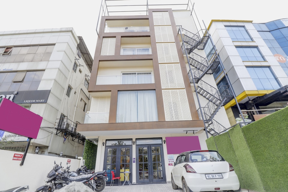 OYO Townhouse 387 Grand Vista Koramangala , Koramangala Sony World Signal, Bangalore