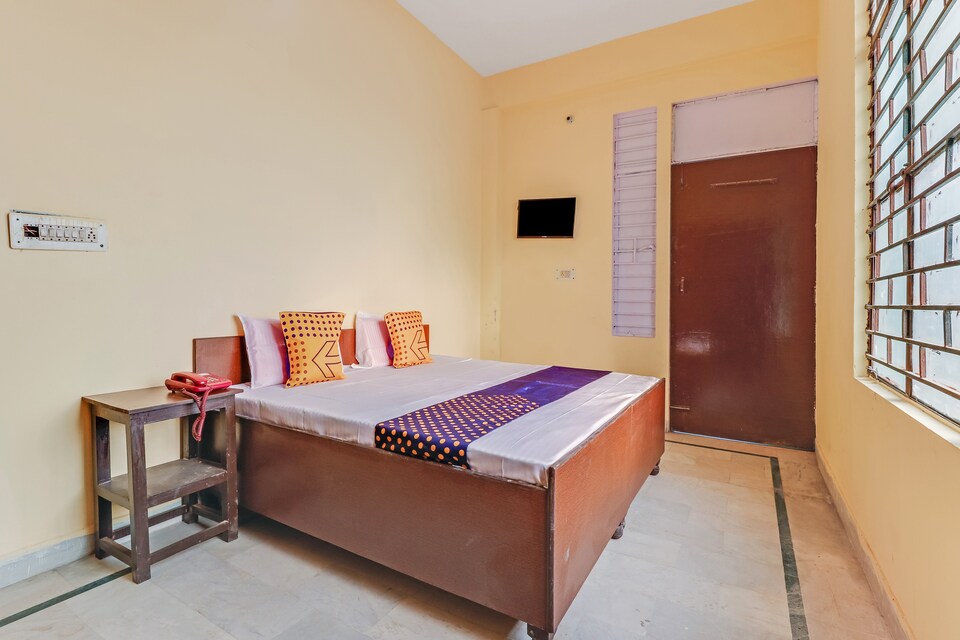 SPOT ON 78499 Jsb Red Moon, Meerut, मेरठ