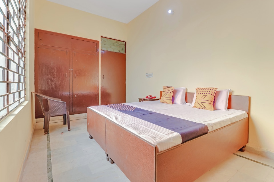 SPOT ON 78499 Jsb Red Moon, Meerut, मेरठ