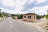 OYO 75392 Phachuen Resort