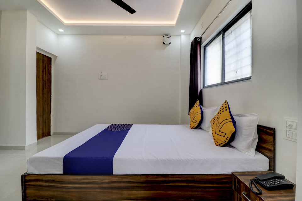 SPOT ON 78530 Hotel Shree Nivas, Akurdi Pune, Pune