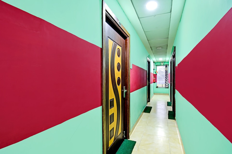 OYO 78537 Flagship Hotel Happy, VIP Road Kolkata, Kolkata